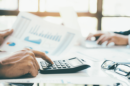 accountant is calculate the budget rwz5g4u